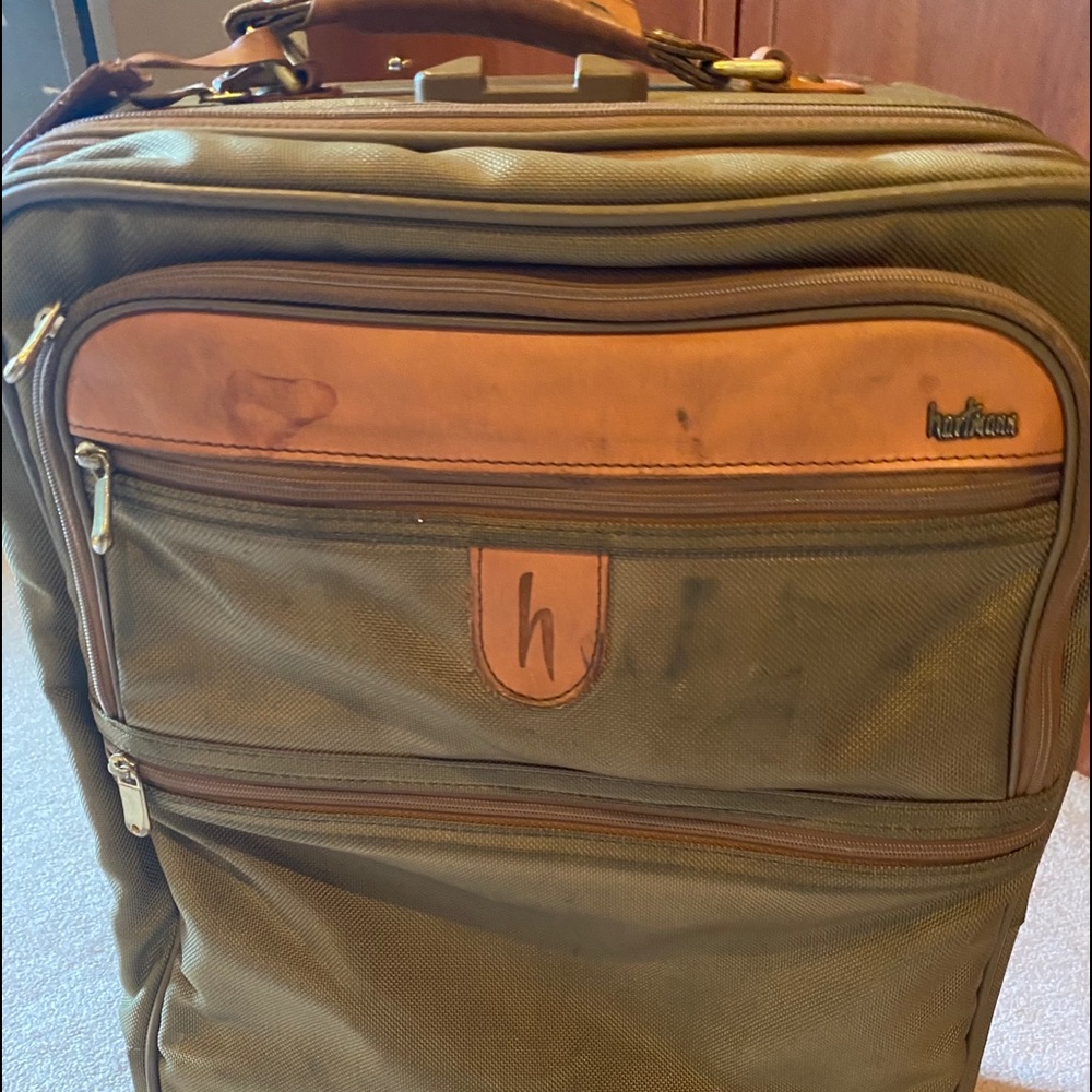 Hartmann Luggage 22 inch carry-on with suiter.